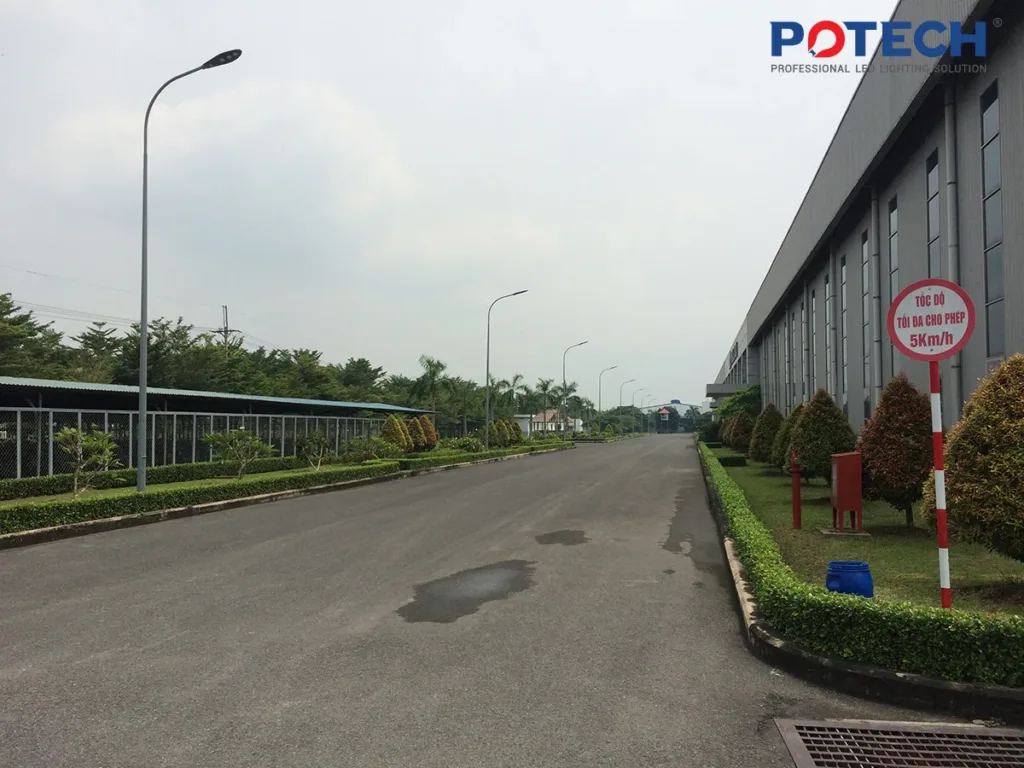 Đèn đường LED POTECH - Công ty Lock & Lock