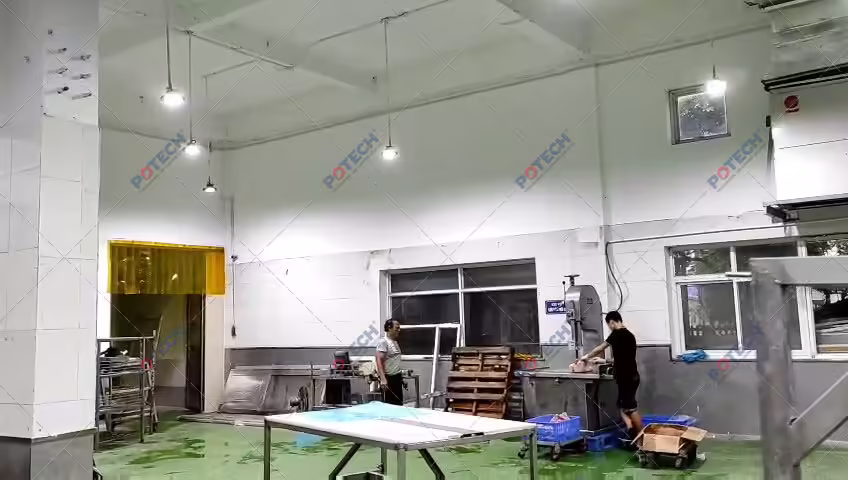 Đèn LED nhà xưởng công ty thực phẩm Vinh Anh