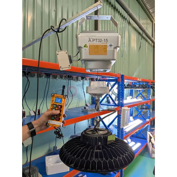 Tời nâng đèn high bay nhà xưởng POTECH