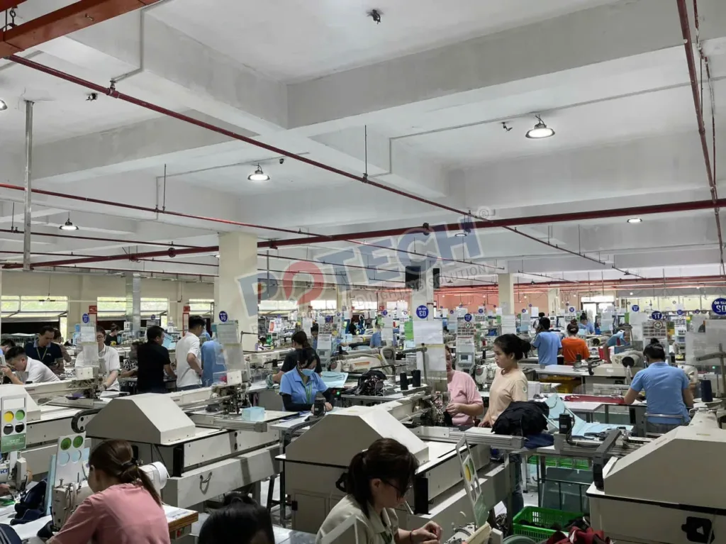 Toan canh chuyen may xuong TMI chieu sang bang den LED highbay POTECH PT-UFOH-60