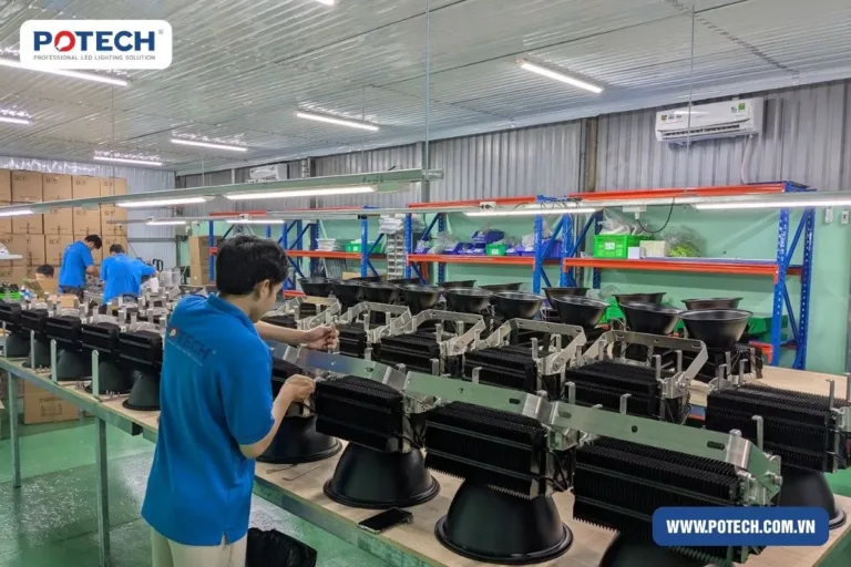 Công ty đèn LED công nghiệp uy tín 2025: Tiêu chuẩn chọn lựa & giải pháp từ POTECH