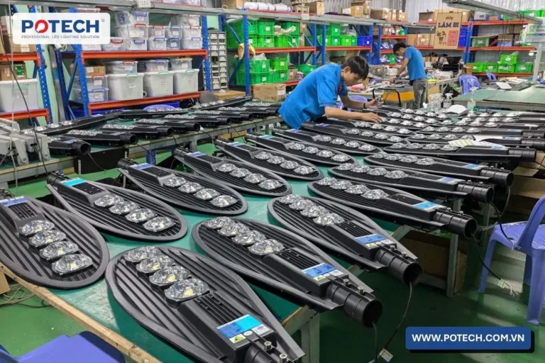 Giá đèn đường LED bao nhiêu? Bảng giá theo công suất 2026