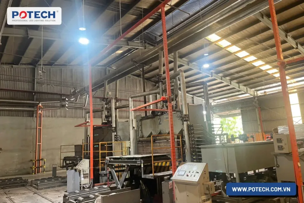 Den led highbay potech tekcom sau cai tao
