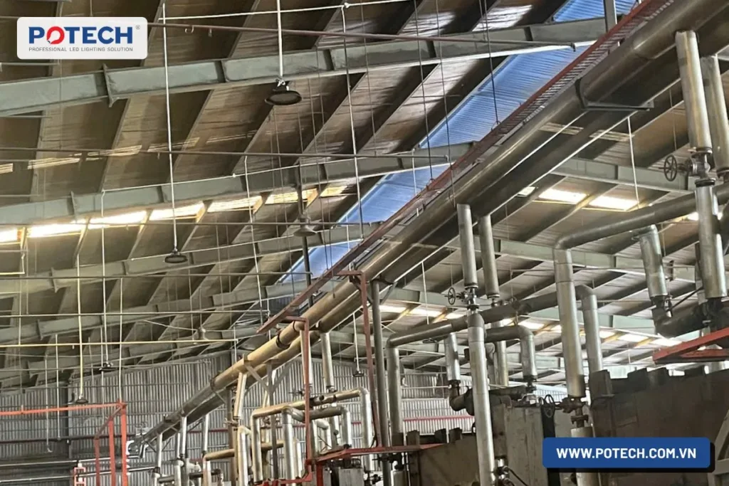 Den led highbay potech tekcom sau cai tao