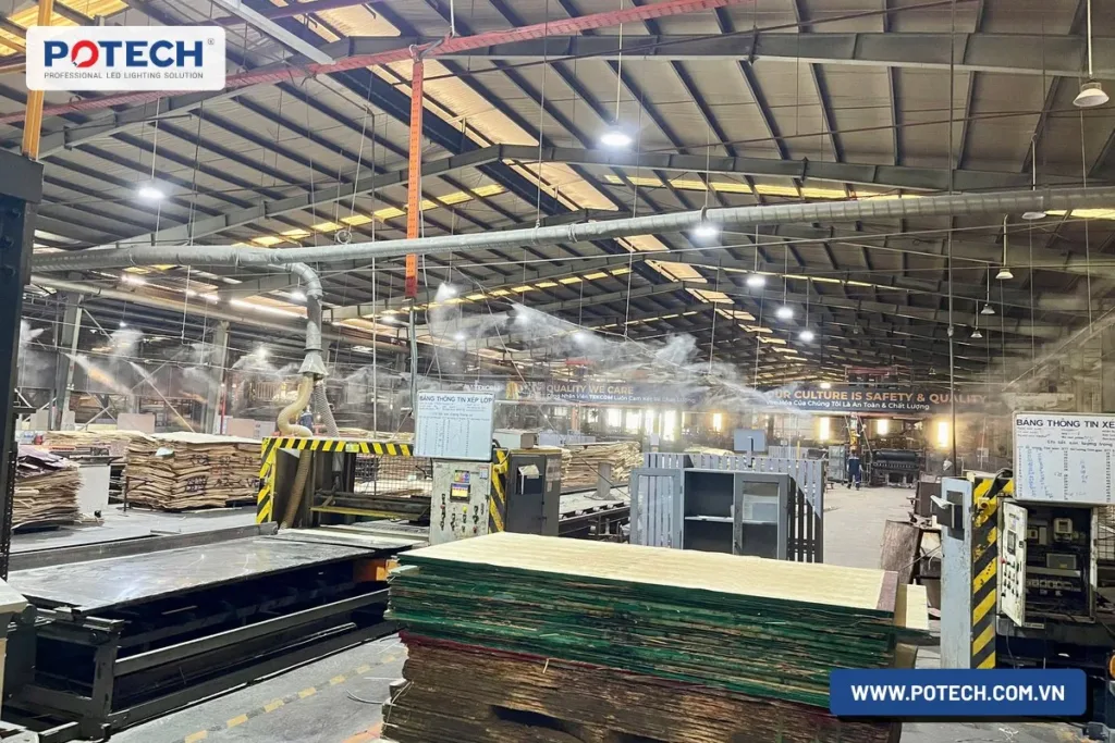 Den led highbay potech tekcom truoc cai tao