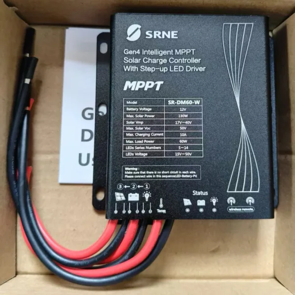 Tem thông số SR-DM60-W trên vỏ, thứ tự đấu dây LED, pin, tấm pin