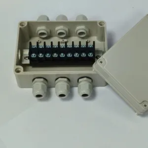 Ốc siết cáp trên hộp cầu đấu